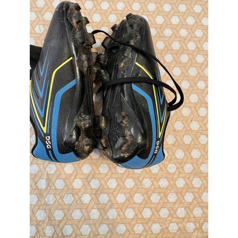DSG Speed Viper Soccer Cleats Youth Cleats size 11K Black & Blue